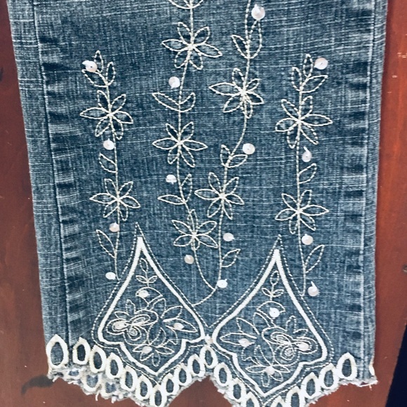 Leo USA Embellished Jeans - Picture 5 of 5